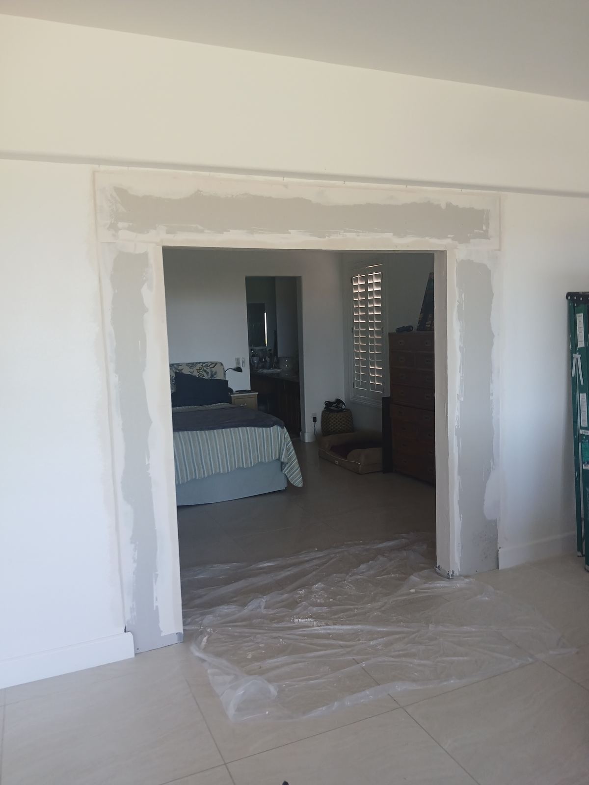 Cased opening with fresh joint compound